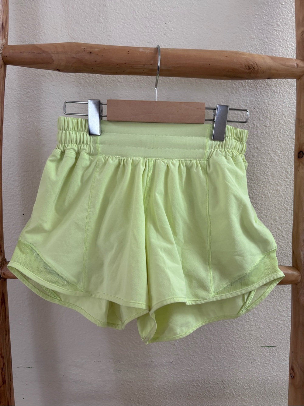 Lululemon hotty hot shorts size 2